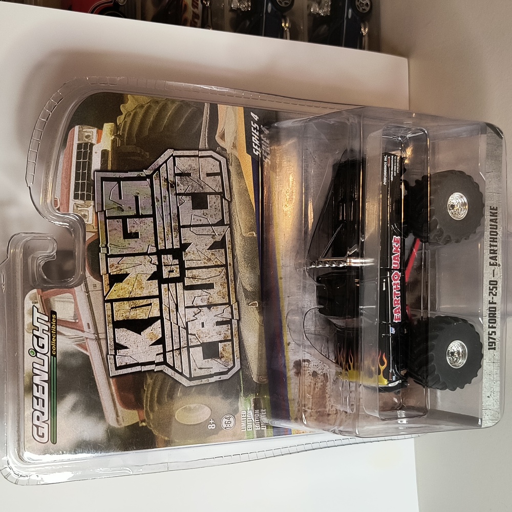 B20  Green Light Kings of Crunch Earthquake 1/64   2019